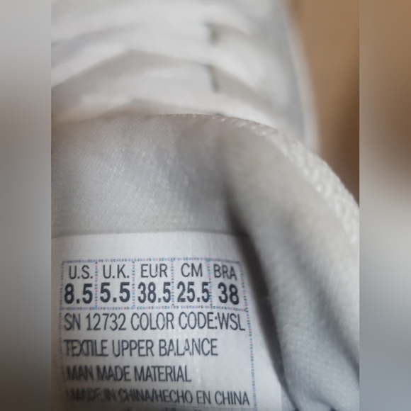 Skecher Air Cooled Memory Foam White/Silver Mid Top Sneakers Women Size 8.5 - Picture 14 of 14